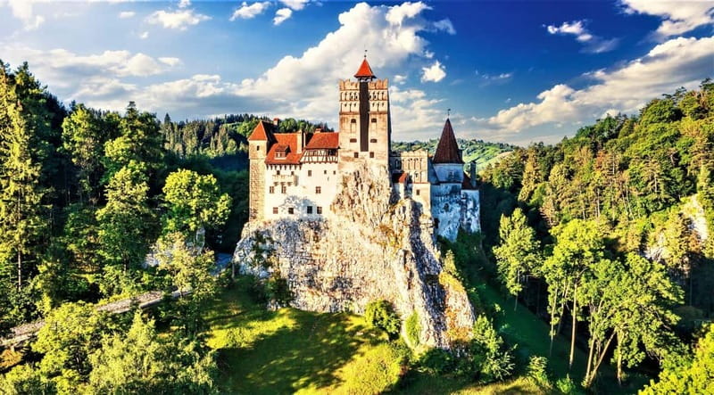 Bucharest: Peles and Bran Castles and Brasov Day Trip - A 12-hour circuit of Sinaia, Bran, and Brasov from Bucharest