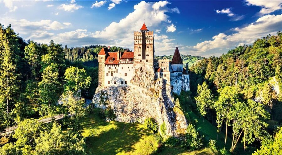 Bucharest: Peles Castle, Bran Castle, & Brasov Old Town Tour - A smart Transylvania hit from Bucharest, without the hassle