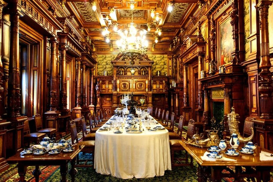 Bucharest: Peles Castle, Bran Castle, & Brasov Old Town Tour - Tickets and extra costs: skip-the-line, but not skip-the-fees
