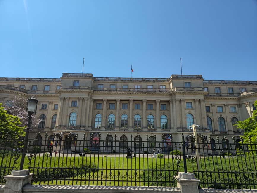 Bucharest Photo Walk - Instagram&Cinematic Spots in 3 hours - Should you book this Bucharest photo walk?