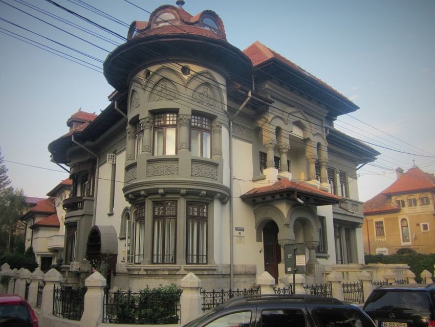 Bucharest: Private Three Neighborhoods Tour by Vintage Car - Cotroceni: villas, Cotroceni Palace, and the wealth side of town