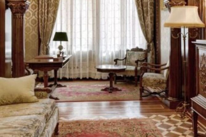 Bucharest Private Tour, Parliament Palace, Ceausescu House Visit - What you actually get from the English guide