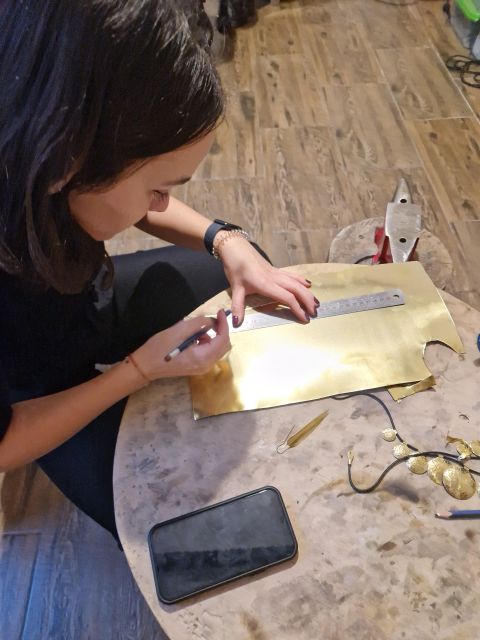 Bucharest: Real Roma Community - Crafting Workshop - Inside the boutique workshop: learn the craft from a maestro