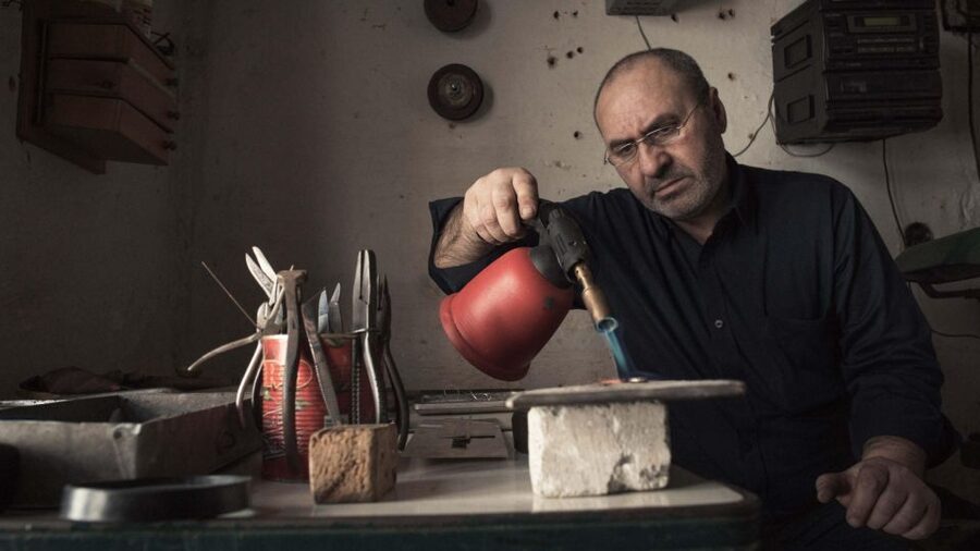 Bucharest: Real Roma Community - Crafting Workshop - Price value: why $104 can make sense here