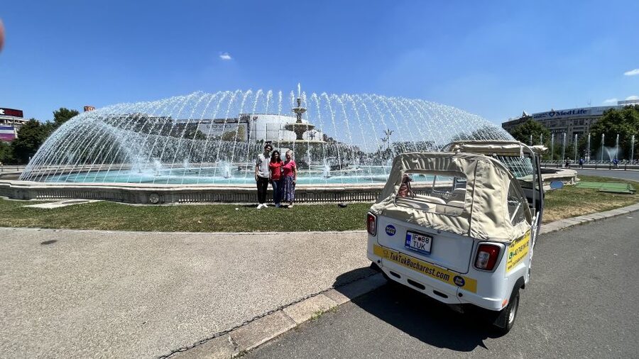 Bucharest: Romantic Tuk Tuk Tour with miniBAR - A romantic tuk-tuk that actually makes sense for Bucharest