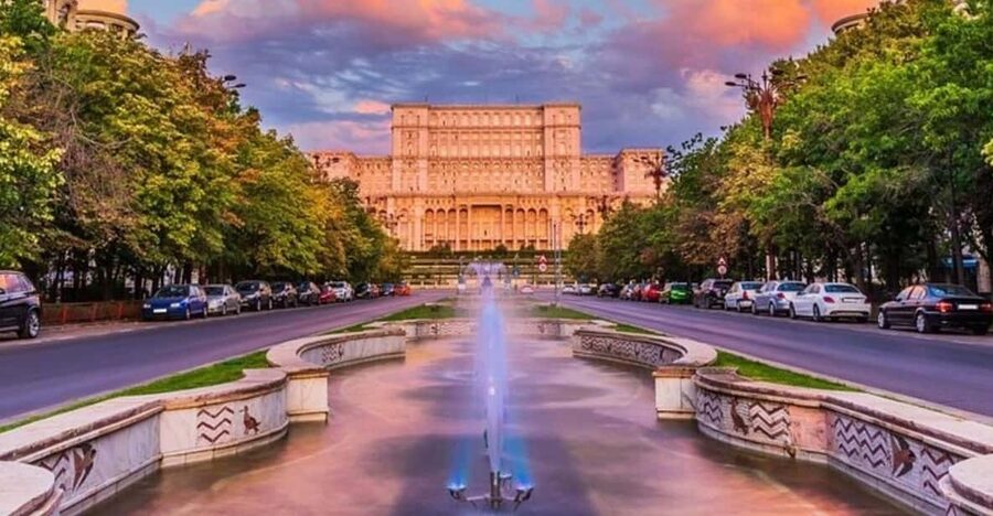 Bucharest : Street Art Walking Tour With A Guide - Key things you’ll notice on this street art tour