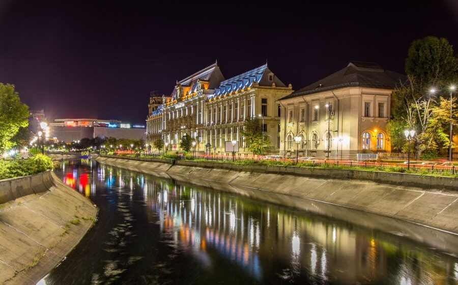 Bucharest: The Italian emigration in Romania - CEC Palace, Revolution Square, and the old Senate house