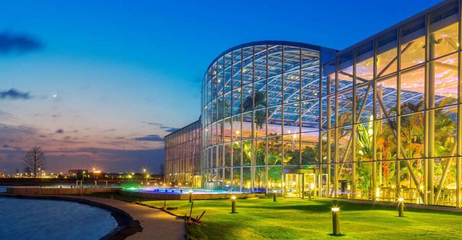 Bucharest: Therme București Entry Ticket with Transportation - Galaxy Zone: slides, wave pool, and family-friendly wellness