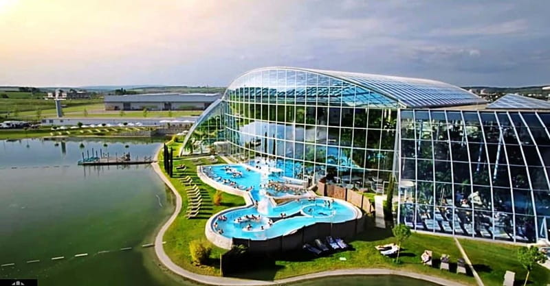 Bucharest: Therme Entry Ticket and Transfer - The luxury transfer and meet-up points you should actually use