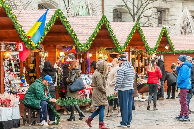 Bucharest: Tour of Christmas traditions & decorations - Stop 2: University Square Christmas market and a traditional Romanian wine