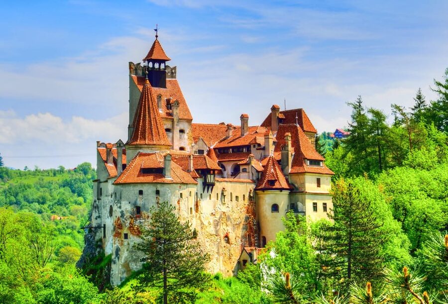 Bucharest : Wednesday, Dracula & Peles 3 Castles Tour 1 Day - A 12-hour castle circuit from Bucharest