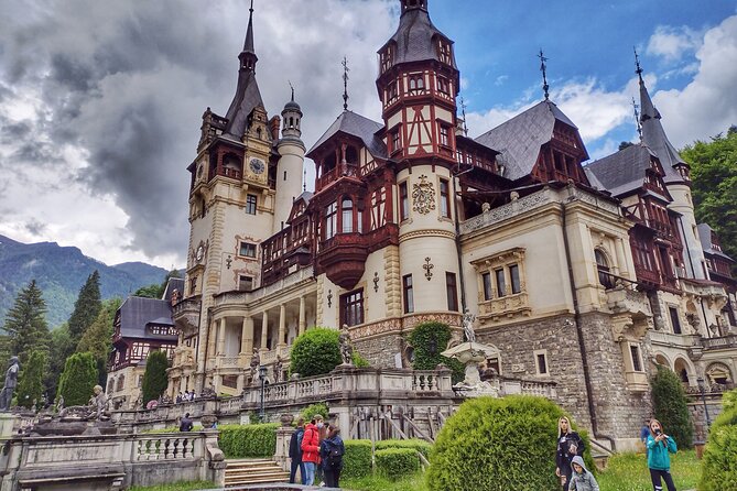 Bucovina Painted Monasteries & Transylvania Tour: 4-Day Private - Hotels and Breakfast: What the Included Stuff Really Means for Your Day