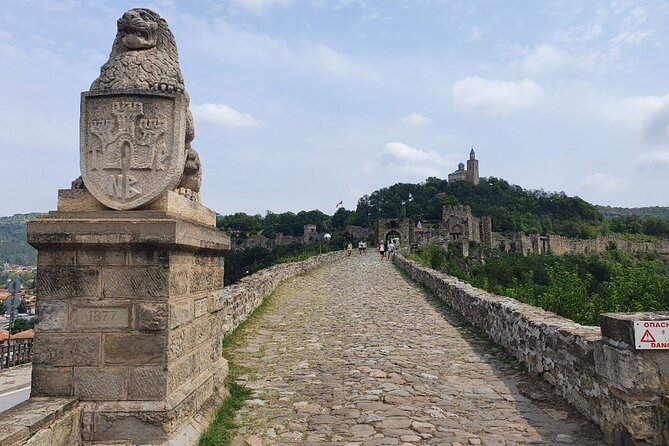 Bulgaria Day Trip: Basarabovo Monastery, Tsarevets & Arbanasi - Stop 2: Tsarevets in Veliko Tarnovo, a Medieval Fortress You Walk Through