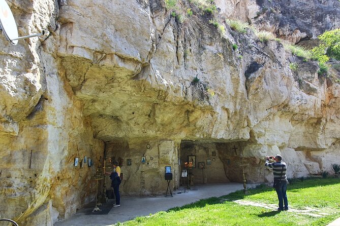 Bulgaria Day Trip - Private Tour from Bucharest - Veliko Tarnavo & Arbanasi - Arbanasi Village and the Konstantsalieva open-air museum