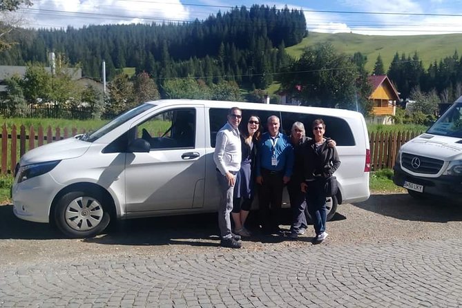 Castles of Transylvania - Small group tour from Bucharest - Piaka Sfatului (Council Square): your built-in break for lunch and browsing