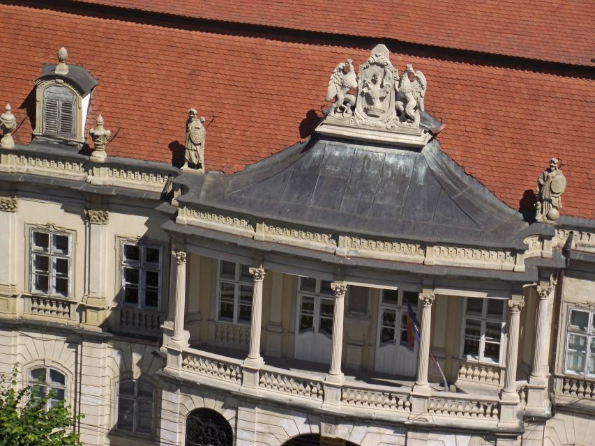 Cluj: Private City Walking Tour - Union Square, the best-preserved civilian house, and the Matthia Corvin Statue