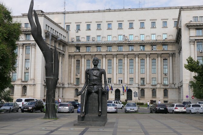 Communist Era Bucharest Tour - Piața Unirii and Unirii fountains, where planning turns into people-watching