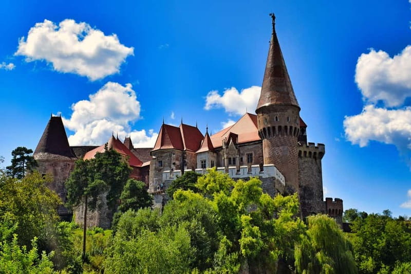 Corvin Castle and Sibiu Fortified City day tour from Cluj - Cluj to Sibiu first: why starting in a Saxon stronghold works