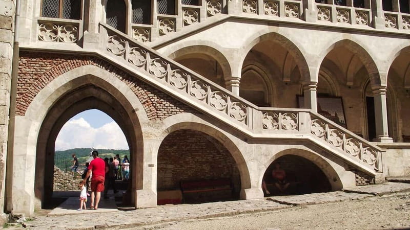 Corvin Castle and Sibiu Fortified City day tour from Cluj - Lunch in Sibiu: where food becomes part of the itinerary