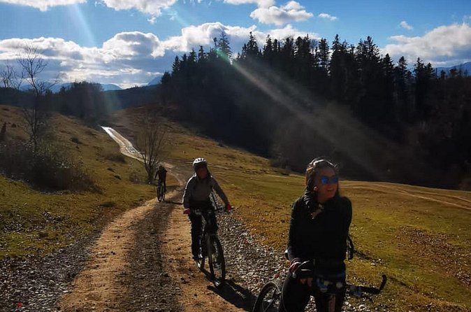 Cycling in Transylvania: Vulcan, Holbav, Cristian. - High plateau climbs near Măgura Codlei, then a drink reward