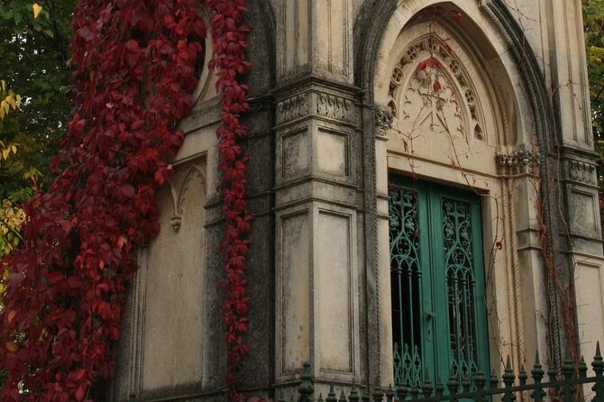 Darkside Tour of Bucharest - small group - What you get for your money: guide, snack, and subway