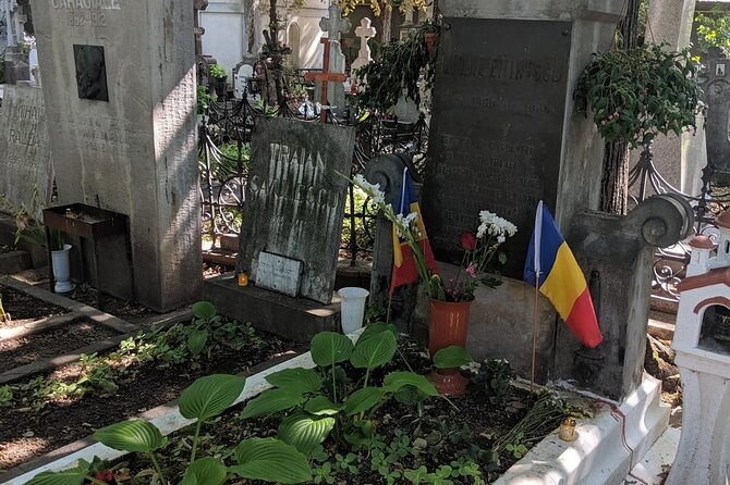 Darkside Tour of Bucharest - small group - Guide style: why the stories tend to click