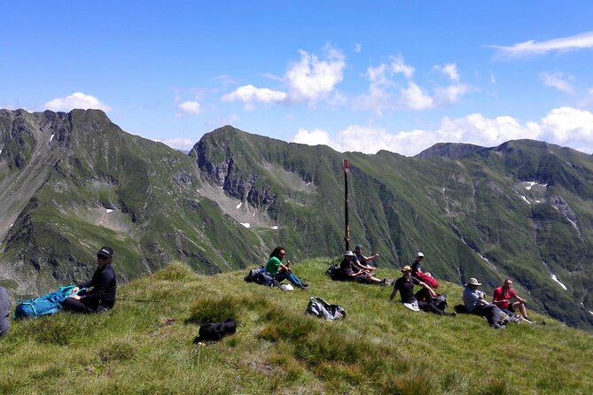 Day Hike in Carpathian Mountains for all levels in five areas - Timing and Fitness: What the 5 to 6 Hour Route Really Means