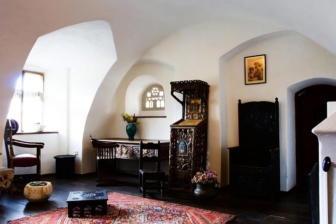 Day Trip Through Brasov in Transylvania and Bran, Peles, and Rasnov Castles - Rasnov Citadel: quick medieval-life stop with real defensive history