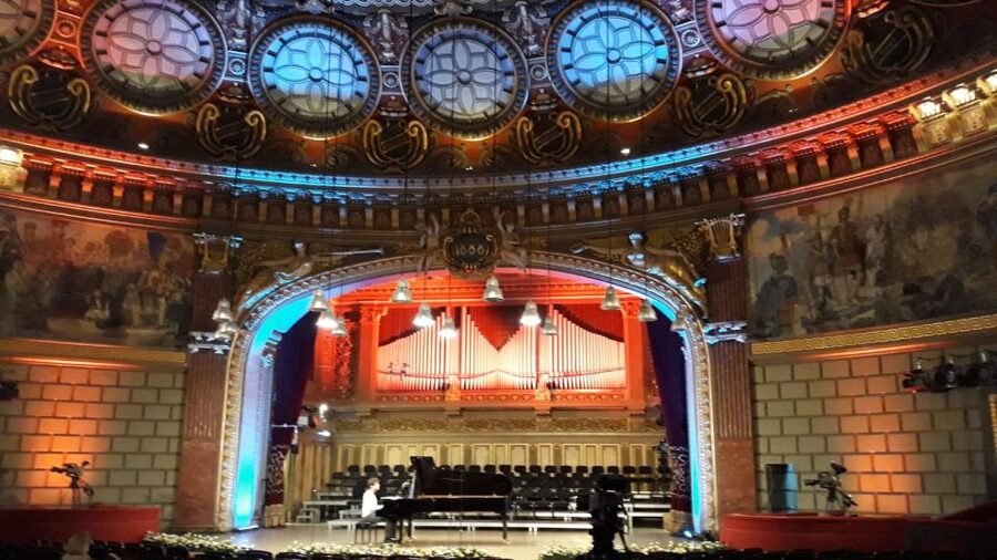 Discover Bucharest: Exclusive Half-Day Private City Tour - The private guide experience: English commentary that keeps the day moving