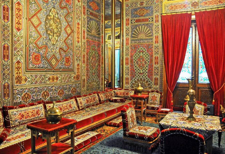 Discover Transylvania: Peles, Bran, Sighisoara in 2 days - Entering Peles Castle in Sinaia, royal style with a forest soundtrack
