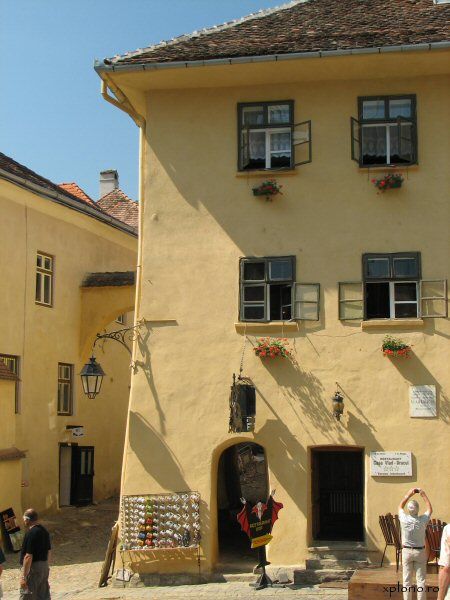 Dracula’s Castle & Sighisoara 2-Day Tour from Bucharest - Bran Castle: The Dracula Story Through Vlad Tepes