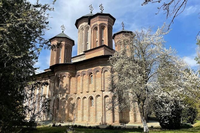 Dracula's Grave, Peleș Castle and Târgoviște Princely Court - Price and what you need to budget for