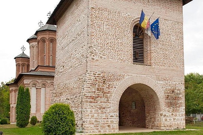 Dracula's Tomb and Mogosoaia Palace, Private Tour from Bucharest - Should You Book Dracula’s Tomb and Mogosoaia Palace?