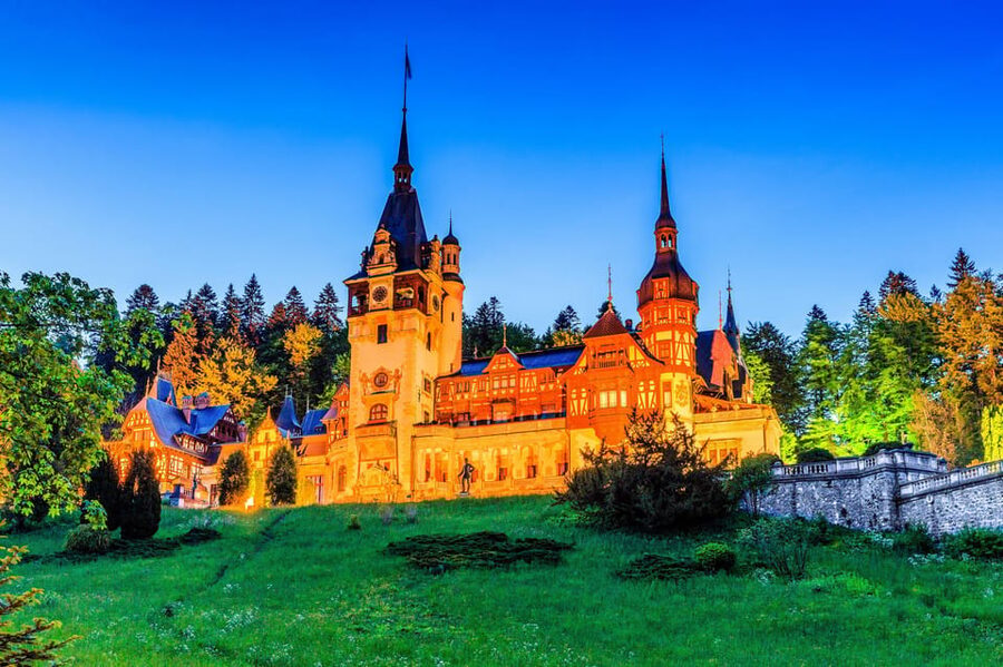 Exclusive 1-Day Minivan 8 : Dracula’s, Peles Castle & Brasov - Stop 1: Peleș Castle in Sinaia, a royal machine for your camera
