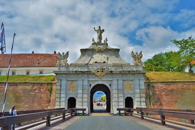 Exclusive Tour: Corvin Castle, Alba Iulia and traditional villages from Sibiu - Cetatea Alba Iulia: citadel alleys, Orthodox and Catholic churches, Roman ruins