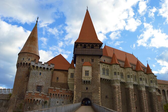 Exclusive Tour: Corvin Castle, Alba Iulia and traditional villages from Sibiu - Morning pickup and the ride into the Transylvanian countryside