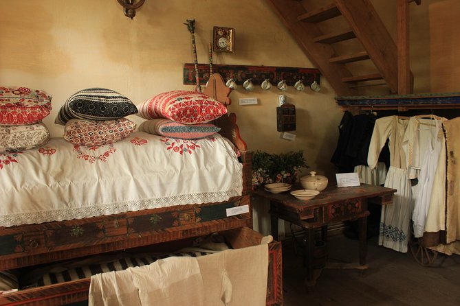 Fortified Church of Viscri and Sighisoara in Spanish (native Spanish guide). - Getting out of Brasov: the ride sets the tone