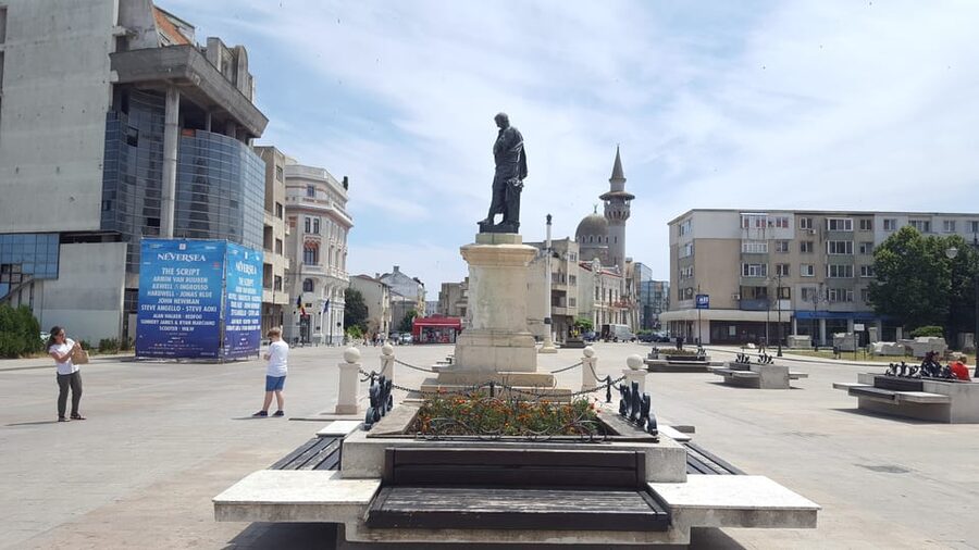 From Bucharest: A Day by the Black Sea Shared Group Tour - Ovidiu Market, Roman mosaics, and the Tomis ruins