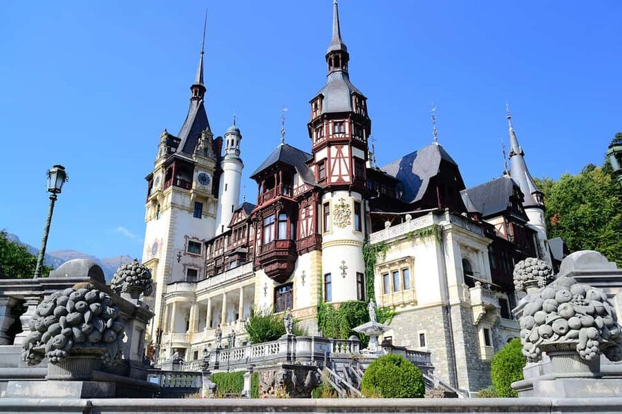From Bucharest: Castles, Carpathians, and Brașov Day Trip - Brașov: Medieval Streets, the Black Church, and a Lunch Break That Counts