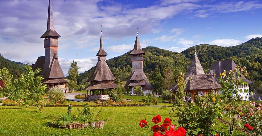 From Cluj-Napoca: Two Day Tour to Maramures - Day 1: The Breb village carved-door welcome and your traditional overnight