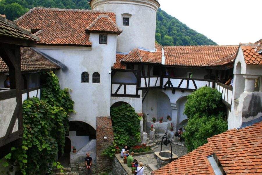 From Sibiu: Day Tour to Brasov and Dracula's Castle - From Sibiu to Bran and Brașov: Why This Tour Works