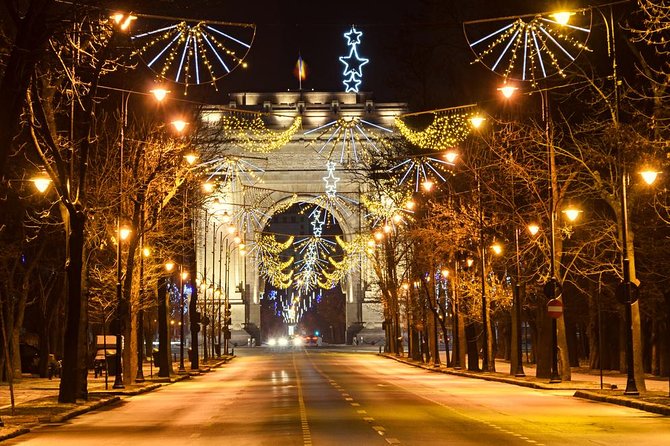 Full-Day Bucharest City Tour - Triumph Arch (Arcul de Triumf): quick context, quick photos