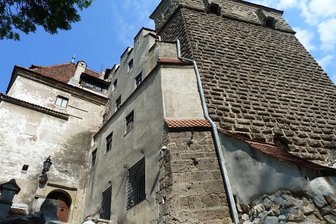 Guided visit in Spanish to the Castle of Dracula in Bran (native Spanish guide). - Who this tour fits best