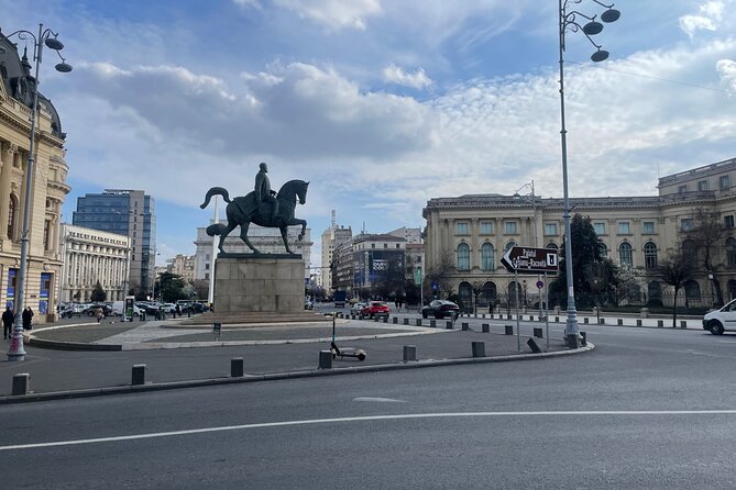 Highlights of Bucharest 4h private Tour - Pickup, the air-conditioned ride, and how the 4 hours usually feel