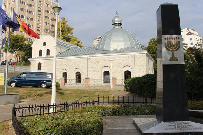 Iasi City Tour - Botanical gardens: when the biggest draw might change