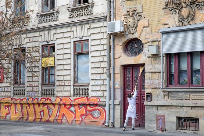 Instahood Stories - Amzei Church and the “never restored” villa feeling