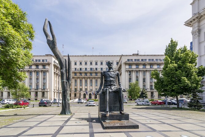 Life in Communist Bucharest: Self-Guided Puzzle Quest - Statuia Ecvestra a Lui Carol I: quick puzzle, quick context