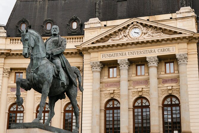 Local Food and History Tour of Bucharest with Local Foodie - Ateneul Roman: the quick snack break by the Bucharest Philharmonic