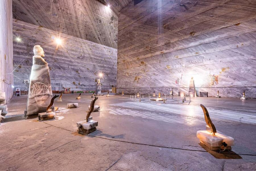 Minivan 8 : Bucharest Slanic Prahova Salt Mine Day Trip - Free time underground: pacing, photos, and shopping