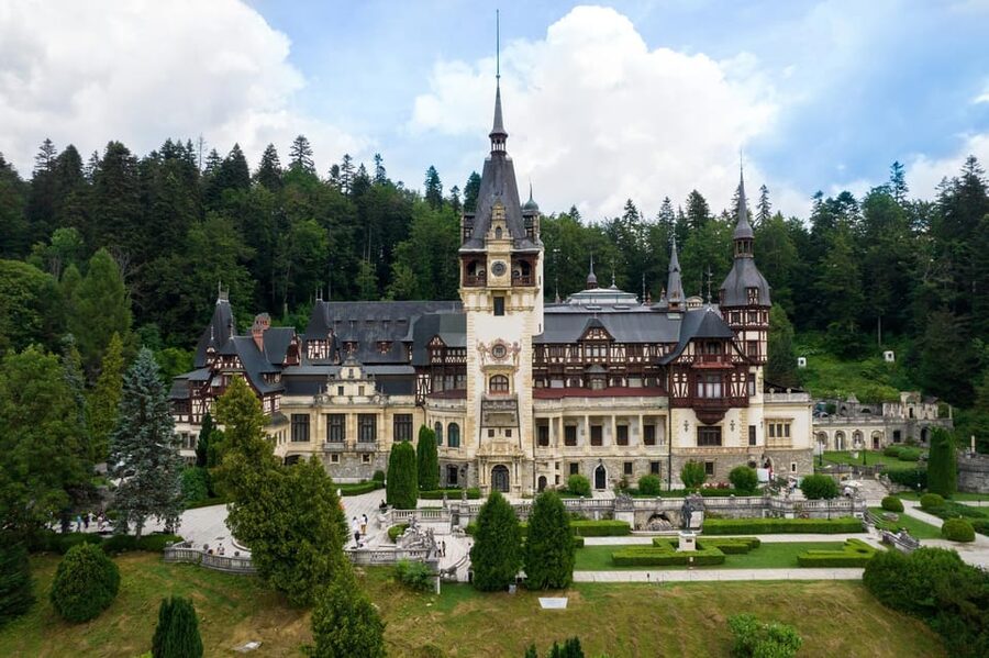 Minivan 8: Peles & Dracula's Castle and Brasov Full-Day Trip - Tickets, Lines, and Lunch Timing: How to Avoid Losing Minutes